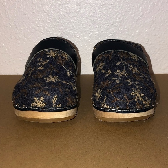 CAPE CLOGS Wooly Shoes Women's Size 5.5-6 Blue Handmade Floral Slip-Ons - Picture 3 of 12